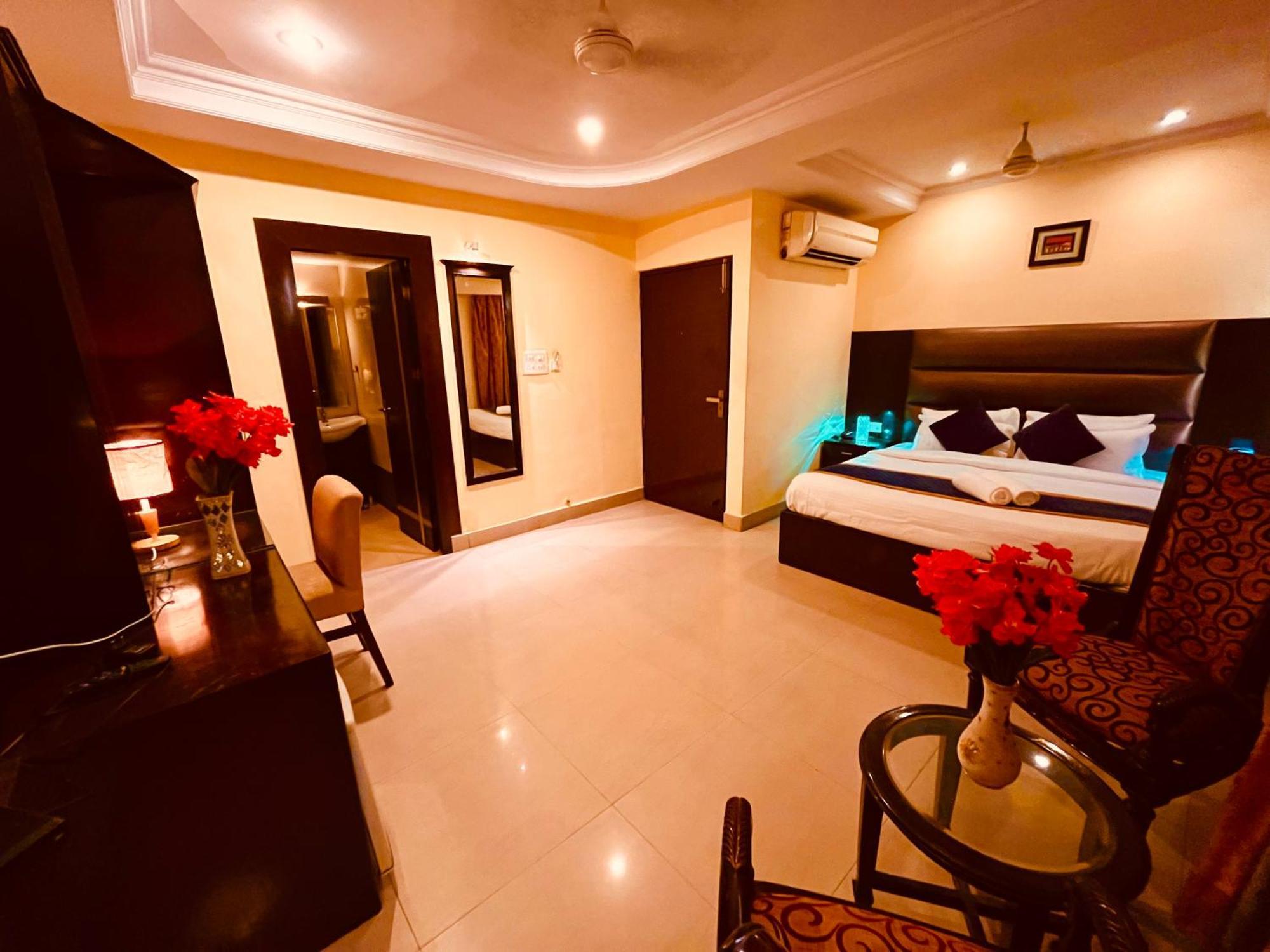 The Reo Luxury Hotel - Haridwar Exterior photo